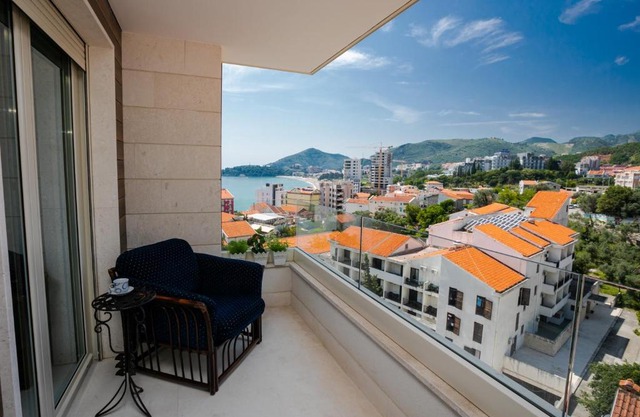Apartment with sea view