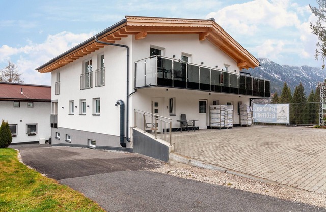 Apartment "Zugspitze" with Shared Garden and Wi-Fi