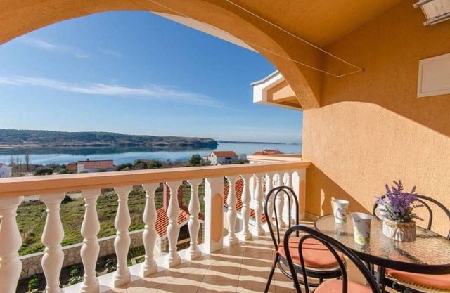 Apartments Adriatic (10725-A2) - Rtina