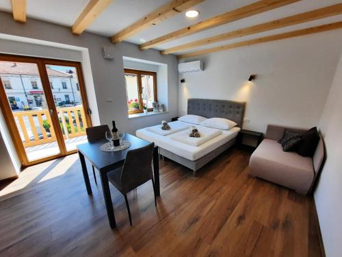 Apartments Hlapi with SPA