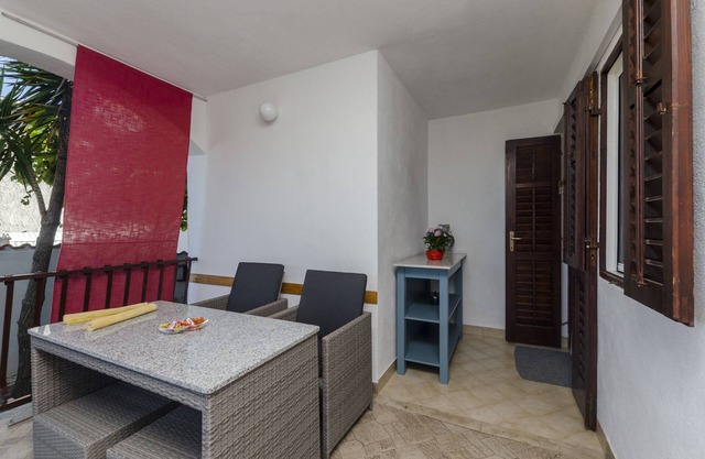 Apartments Denis (38341-A1) - Supetar - island Brac