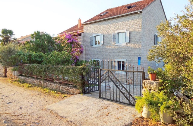 Apartments Jakov, (12252), Mirca, Croatia
