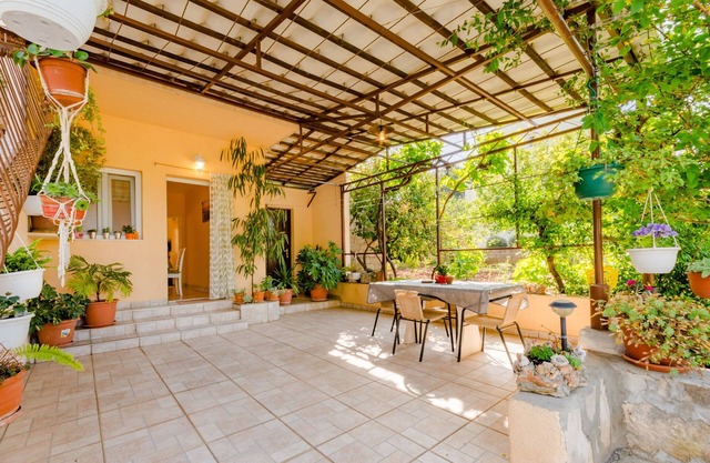 Apartments Jerko - One Bedroom Apartment with Terrace