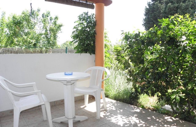 Apartments Kuce (10442-A1) - Ugljan