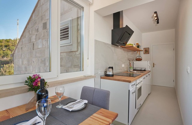 Apartments Micika - Studio Apartment with Loggia and Sea View (A3)