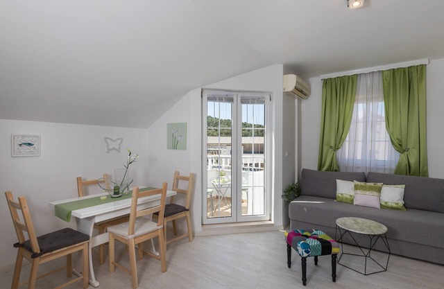 Apartments Villa Key - One Bedroom Apartment with Balcony