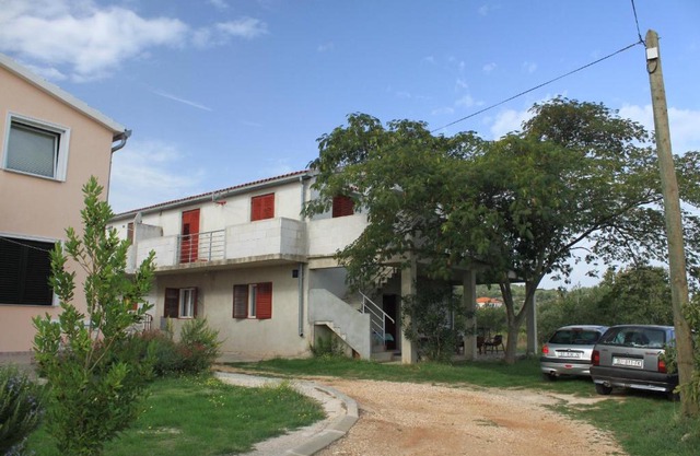 Apartments with a parking space Mrljane, Pasman - 8498