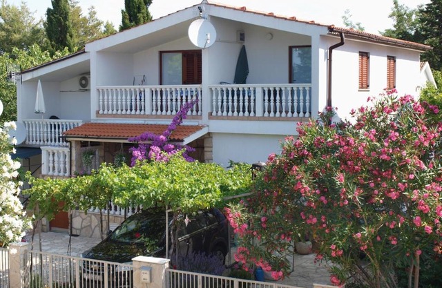 Apartments with parking spaces Sabunike, Zadar - 6258
