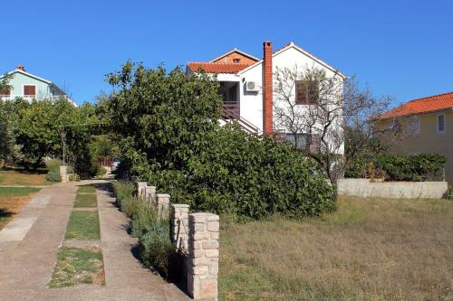 Apartments with parking space Kraj, Pasman - 8372