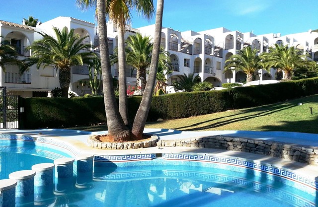 Apartments with pool and garden. Ref. Font Nova-24