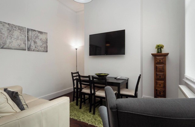 Apex Living NE - Beachville House