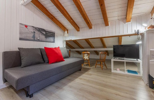 Aposa Little House