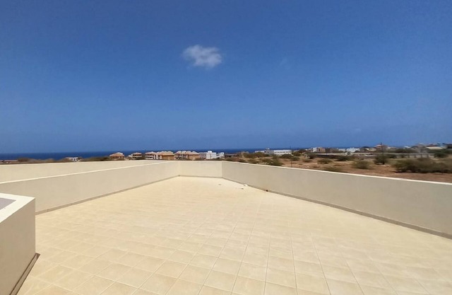 App 10 Fabio, ponta-preta Village