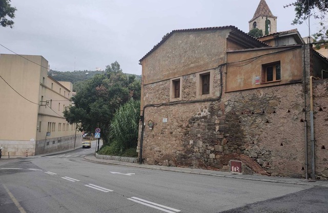 App., 25 min plaça de Catalunja, rural quiet environment with parking lot