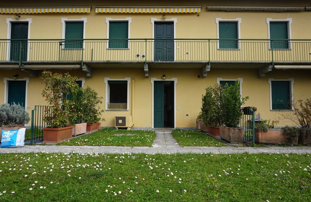 App.with garden, WI-FI free, automatic gate, covered garage, air conditioning