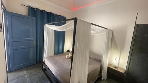 "Appartamento rosa" Nice apartment with parking, courtyard, terrace and garden