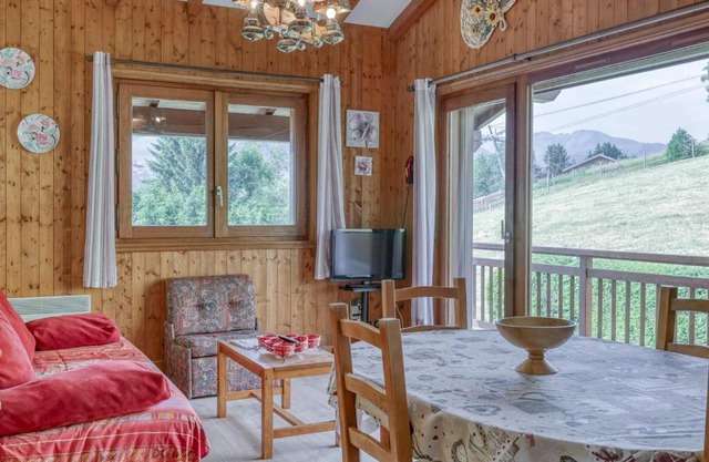 Appartement 2 pièces mezzanine avec balcon, parking et télécabine à proximité à Megève - FR-1-453-51