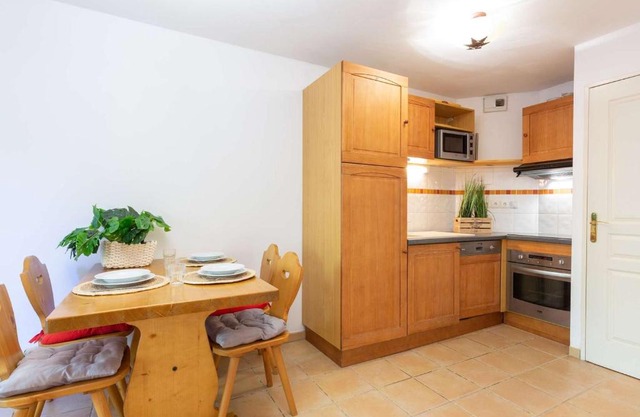 Appartement 4 pers à Vielle Aure avec piscine, parking, proche du centre et des remontées - FR-1-296-482