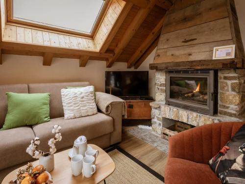 Appartement 5* avec cheminée, sauna et jacuzzi, proche remontées et centre – 6 pers - FR-1-263-153