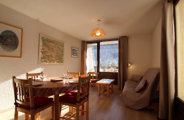 Appartement 6 Pers. avec Balcon, Proche Navette et Parking Gratuit à Serre-Chevalier - FR-1-330E-92