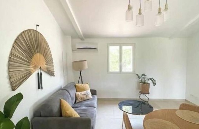 Appartement Avec une Chambre, Piscine et Tennis