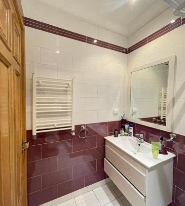 Appartement avec une chambre et jardin