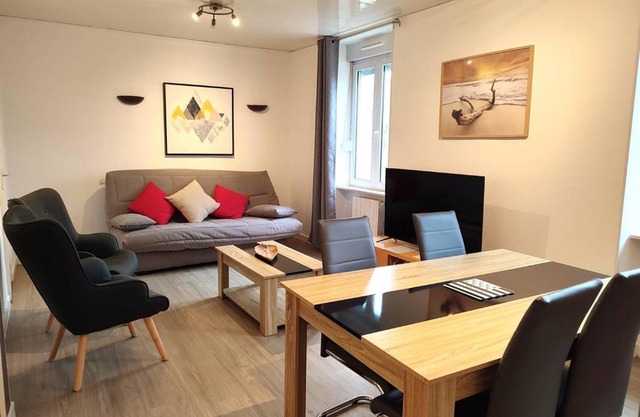 Appartement central à Trébeurden, 500m plage, proche commerces, 2 chambres, 3 salles d'eau - FR-1-368-308