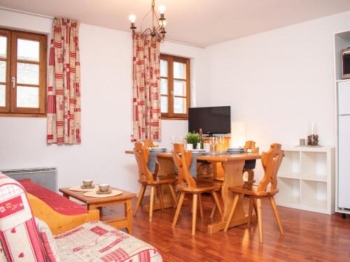 Appartement Confortable 3 Pièces avec Piscine - 8 Personnes - Vignec Village, Proche Saint-Lary-Soulan - FR-1-504-18