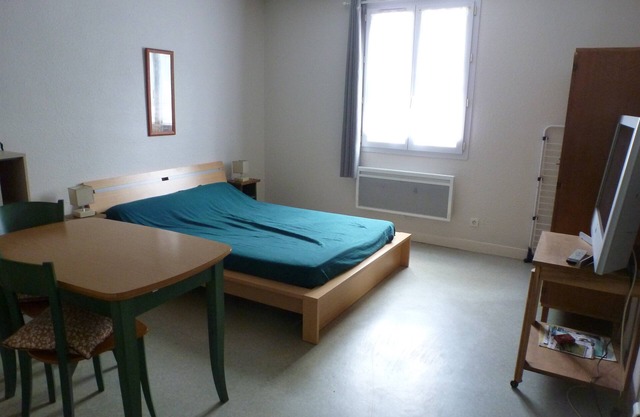 Appartement Plain-pied Proche Thermes Parking Privée
