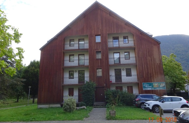 Appartement. Dans un Parc. A 5 Minutes à Pied du Centre Ville. Idéal Curistes