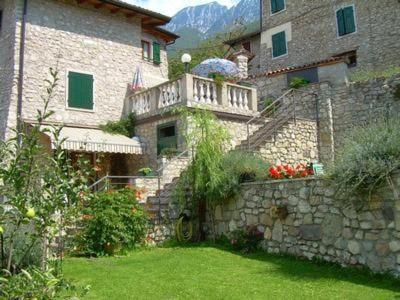 Appartement In Brenzone Sul Garda Mit Grill, Garten Und Terrasse Und Seeblick