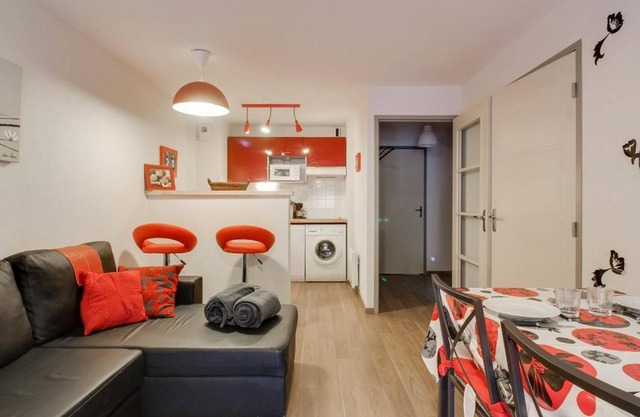 Appartement Sers, 2 pièces, 6 personnes - FR-1-403-7