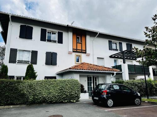 Appartement T2 à Cambo-les-Bains, terrasse, parking, internet - FR-1-495-87