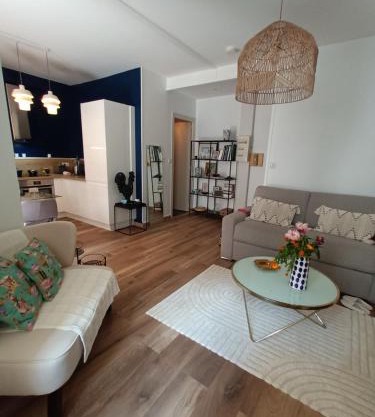 Appartement T2 40 m2 rue du casino centre-ville climatisé 1 chambre balcon