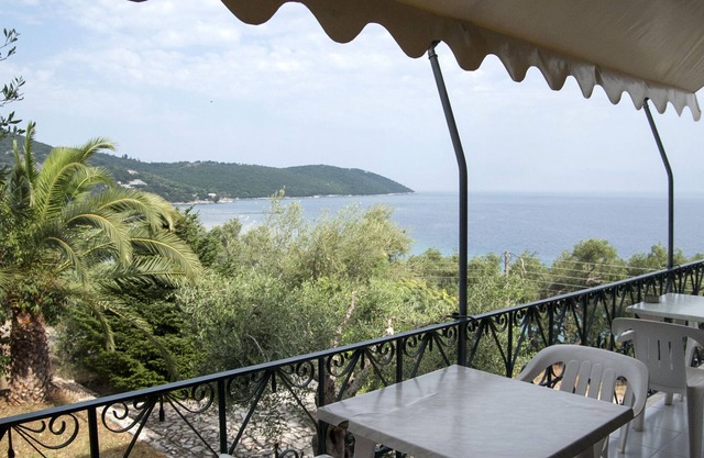 Apraos Bay Hotel In Kalamaki Beach, 100m from the lovely sandy beach