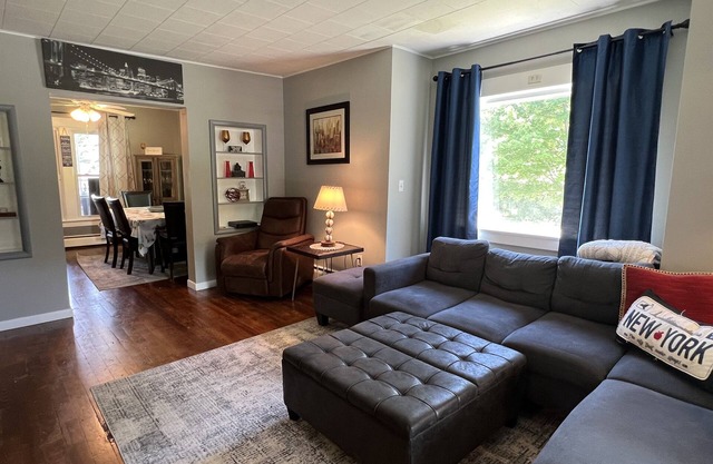 Aprita Charming home under 5 minutes to All Star Village, quiet residential area