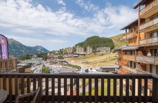 Apt 8 ppl, balcony, near the ski runs, parking