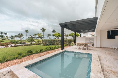 Apt with picuzzi in Cap Cana at Punta Palmera BA5