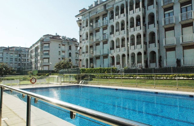 Apto céntrico con piscina - Residencial Cilla 6022