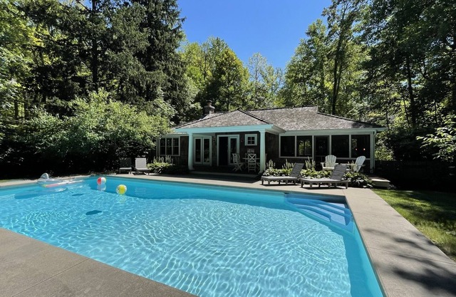 Aqua Heated Pool Private Assoc Beach Screened porch Gas Fire pit