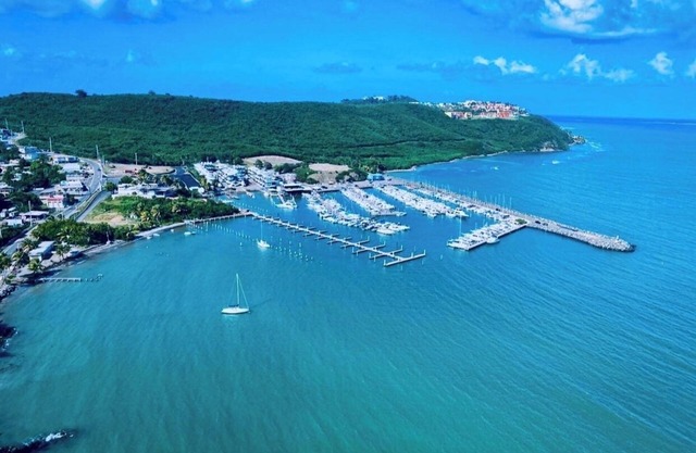 Aqua Salada Window 22 Ocean Marina View with POOL- 5 min from beach