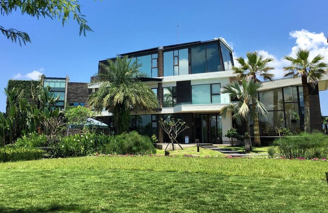 Aqua Star Villa