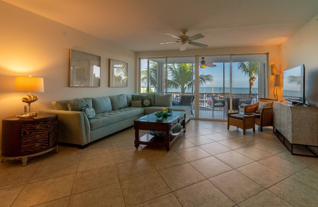 AQUAMARINE OCEANVIEW+”SPECIAL RATES”+nDOCK+POOL+GYM+SPA+”153”5 STAR REVIEWS!