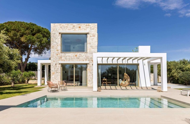 Aquatic - Two Bedroom Villa, Sleeps 4