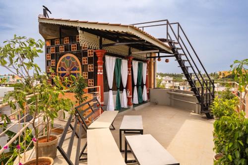 AR Lighthouse Bay Villa with Terrace Jacuzzi by Roscotel