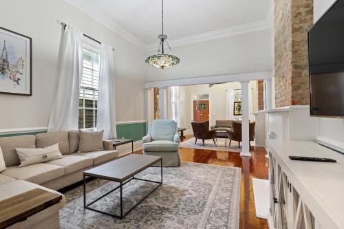 Arcade Game Room Retreat In Marigny Walk To Fq