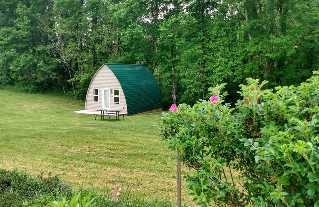 Arched Cabin near Damascus, VA