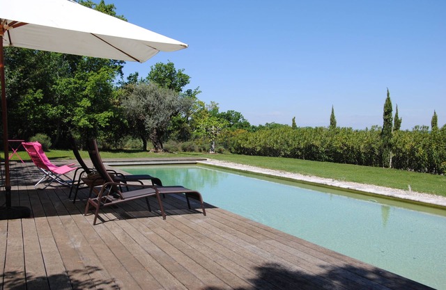 Architect-designed home w superb views of Mont Ventoux, Dentelles de Montmirail