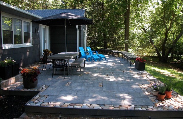 Architect-Renovated, Pristine Ranch, Modern Kitchen, Short Walk to Beach