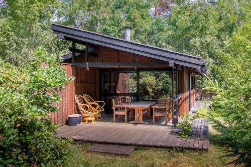 Architectdesigned 1976 Summer House Near Beach